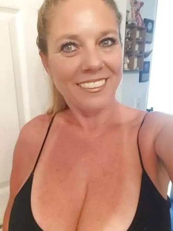 Corinne, 58 ans, site cougar à Lille