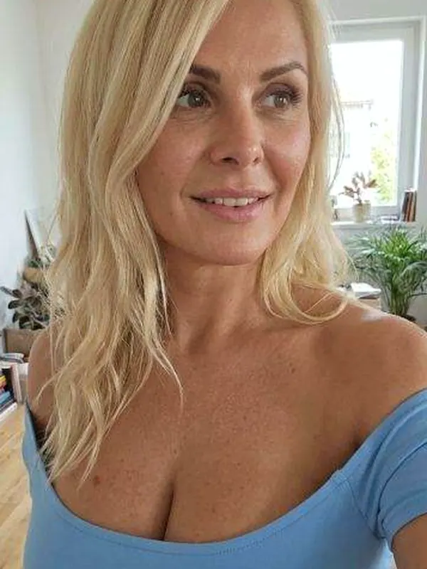 Catherine, 60 ans, site cougar à Nantes