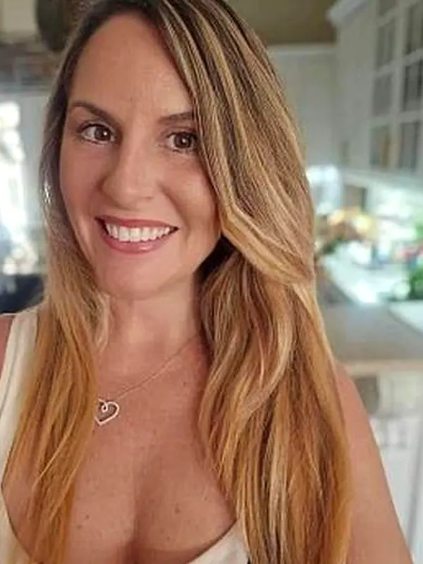 Anne, 60 ans, site cougar à Rennes